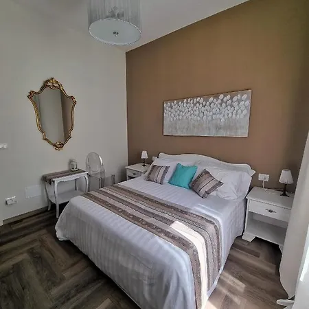 Nel Cuore Del Centro Storico ゲストハウス