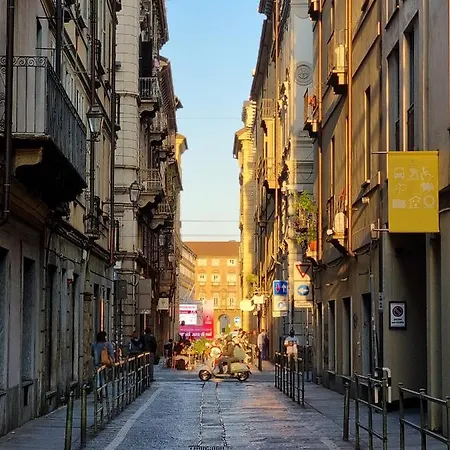 ゲストハウス Nel Cuore Del Centro Storico 4*